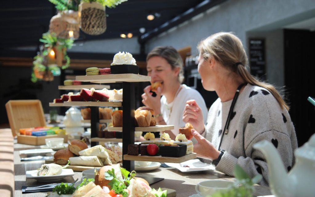 Tour & High Tea
