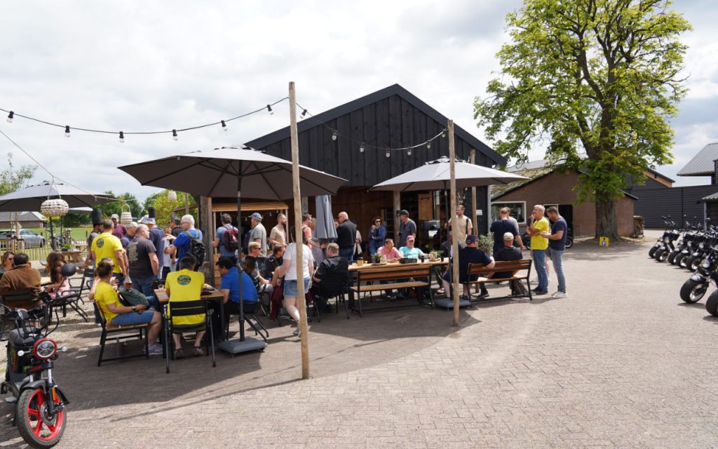 Bedrijfsuitje Met Grote Groep